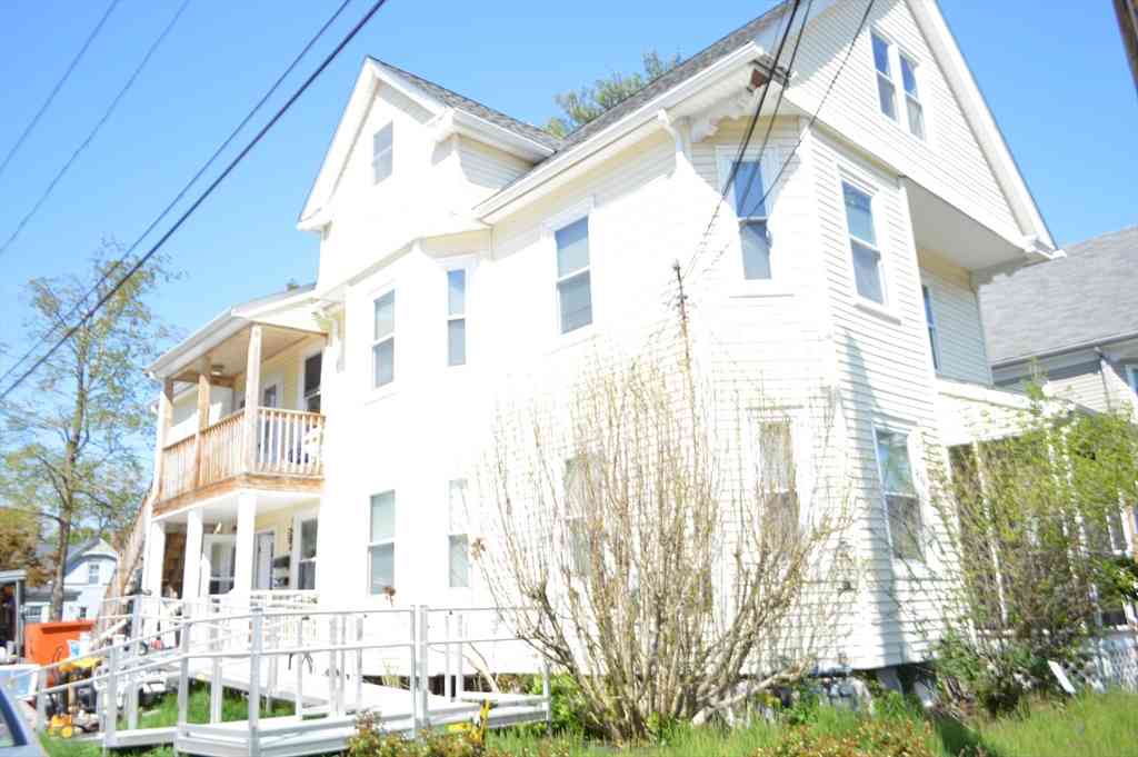Apartment For Rent - 85 Richards Ave #3<br/> North Attleboro, MA 02760