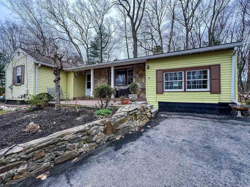 Homes For Rent - 56 Rockridge Rd<br/> Framingham, MA 01702