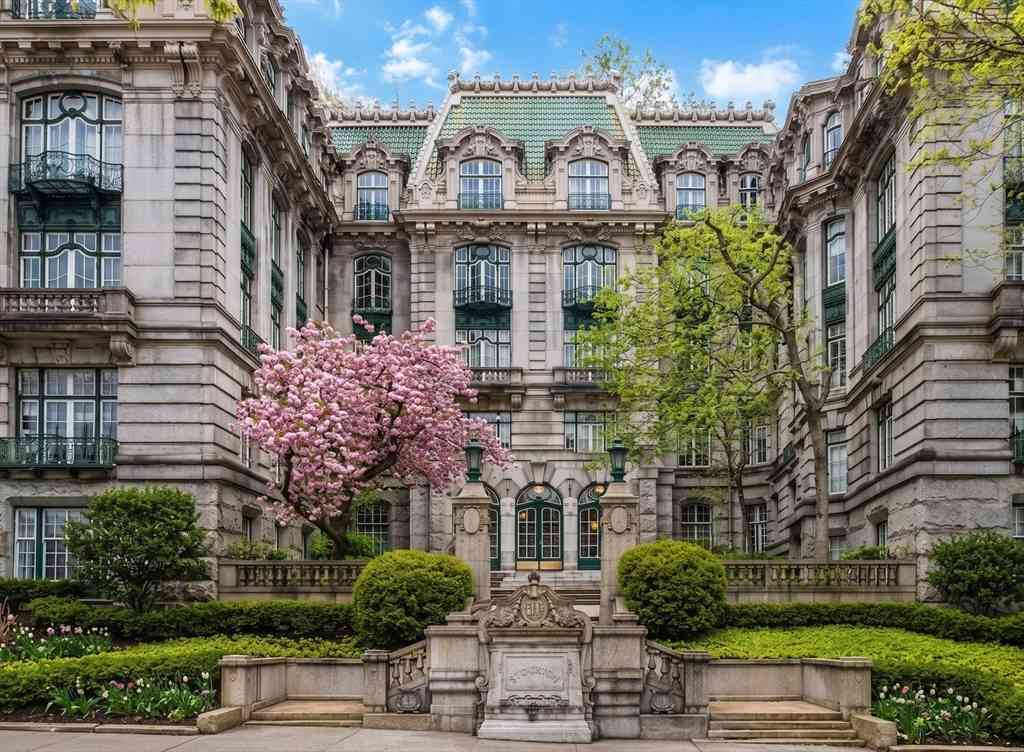 Condo For Sale - 1514 Beacon Street #24<br/> Brookline, MA 02446