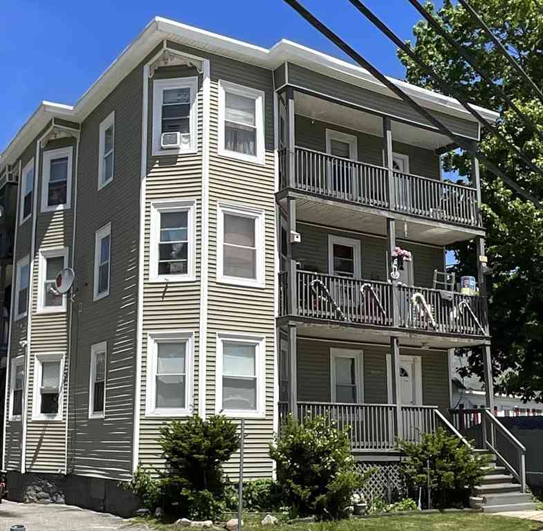 Homes For Rent - 121 Charlton St<br/> Southbridge, MA 01550