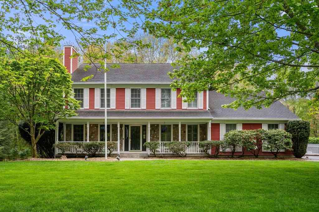 Homes For Sale - 7 Maple Brook Ln<br/> Norfolk County, Franklin, MA 02038
