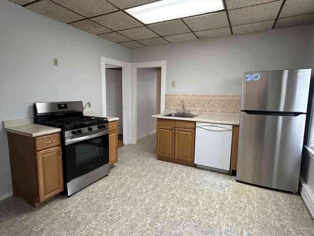 Apartment For Rent - 19-21 Pearl Street #2<br/> Malden, MA 02148