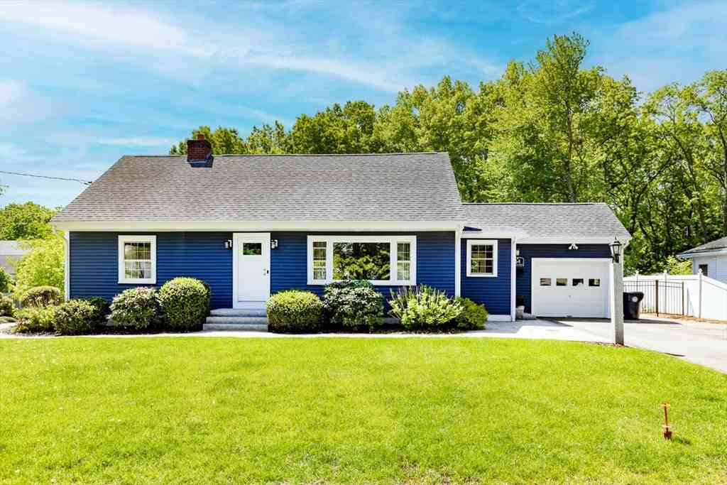 Homes For Sale - 64 Princeton Ave<br/> Andover, MA 01810