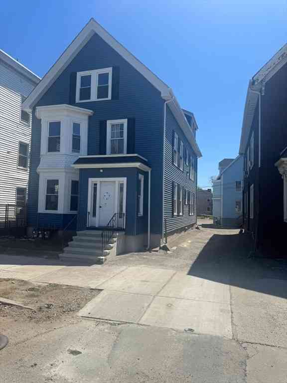 Apartment For Rent - 140 S Common St #3<br/> Lynn, MA 01902