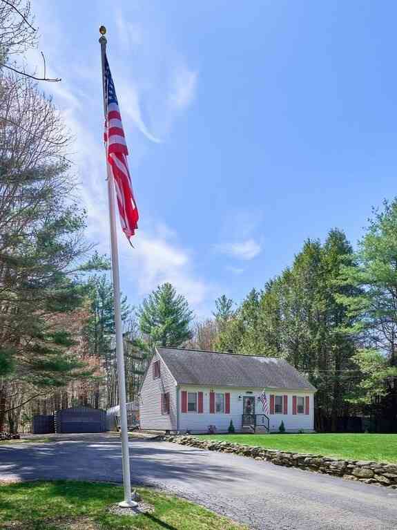 Homes For Sale - 3 Hammond Street<br/> Worcester County, Leicester, MA 01542