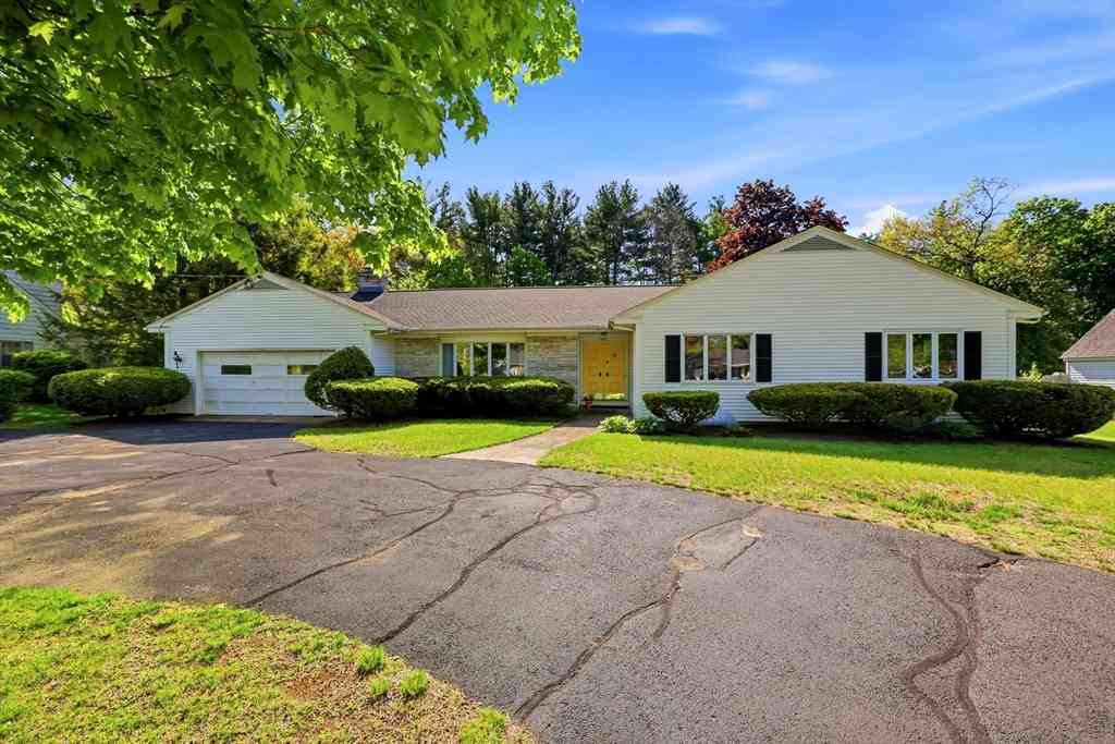 Homes For Sale - 1303 Plumtree Rd<br/> Hampden County, Springfield, MA 01119