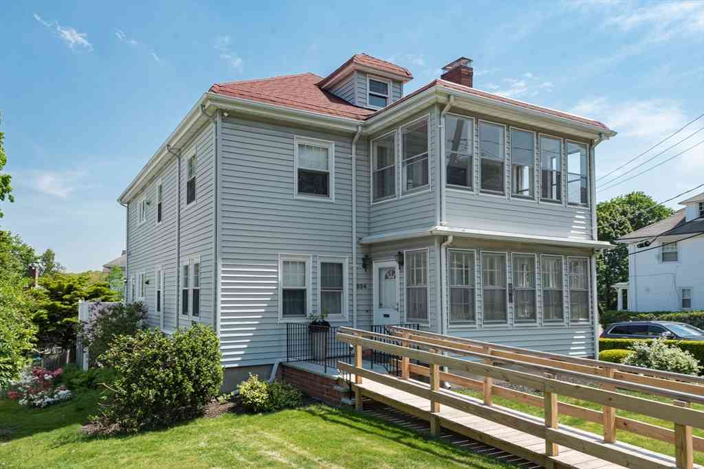 Multifamily For Sale - 204 Walpole St<br/> Norwood, MA 02062
