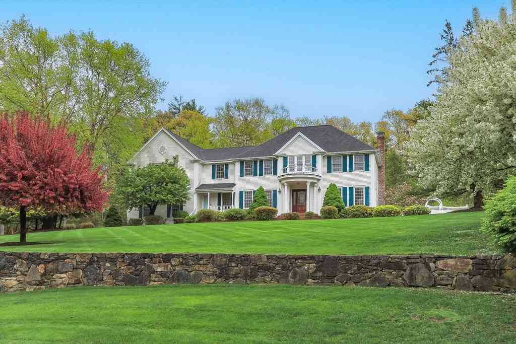 Homes For Sale - 100 Overlook Drive<br/> Middlesex County, Groton, MA 01450