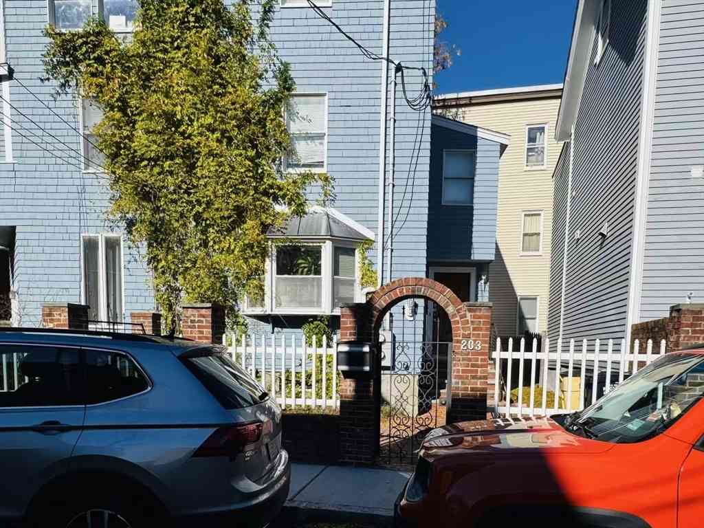Homes For Rent - 203 Clark #203<br/> Cambridge, MA 02139