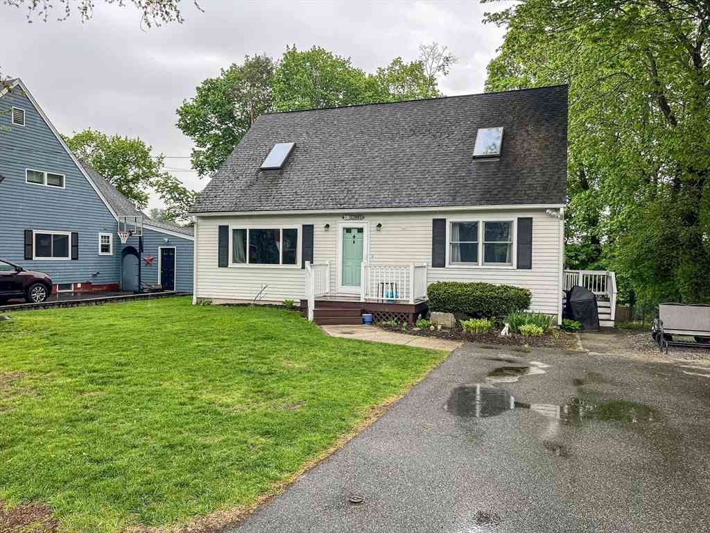 Homes For Sale - 28 Ringgold St<br/> Haverhill, MA 01830