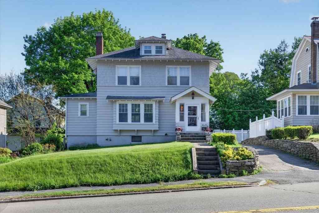 Homes For Rent - 962 Pleasant St<br/> Worcester, MA 01602