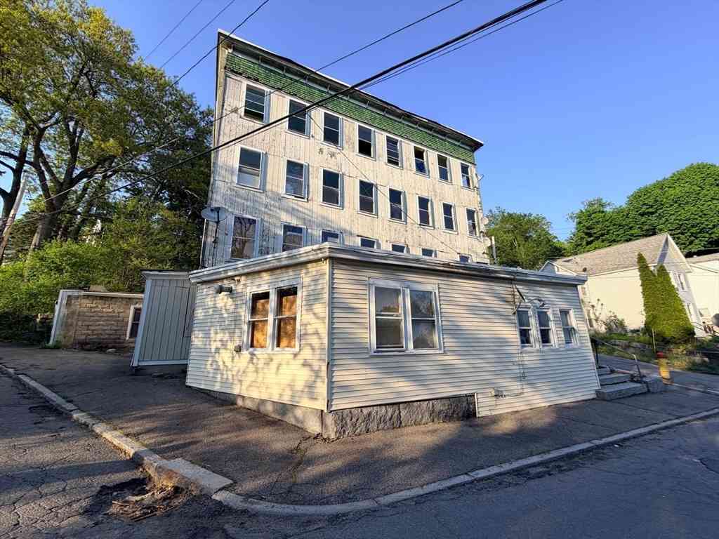 Homes For Rent - 32 Mount Globe St<br/> Fitchburg, MA 01420