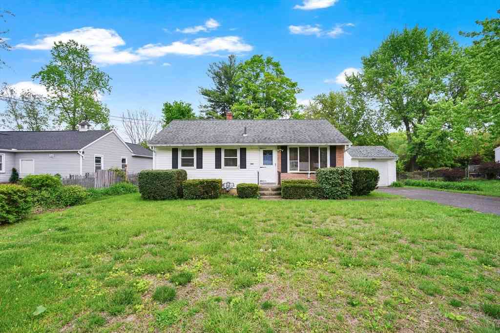 Homes For Sale - 300 Circle Dr<br/> Hampden County, West Springfield, MA 01089