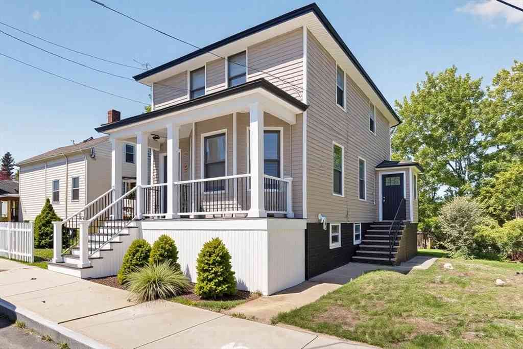 Homes For Sale - 4 Norwell St<br/> Dartmouth, MA 02748