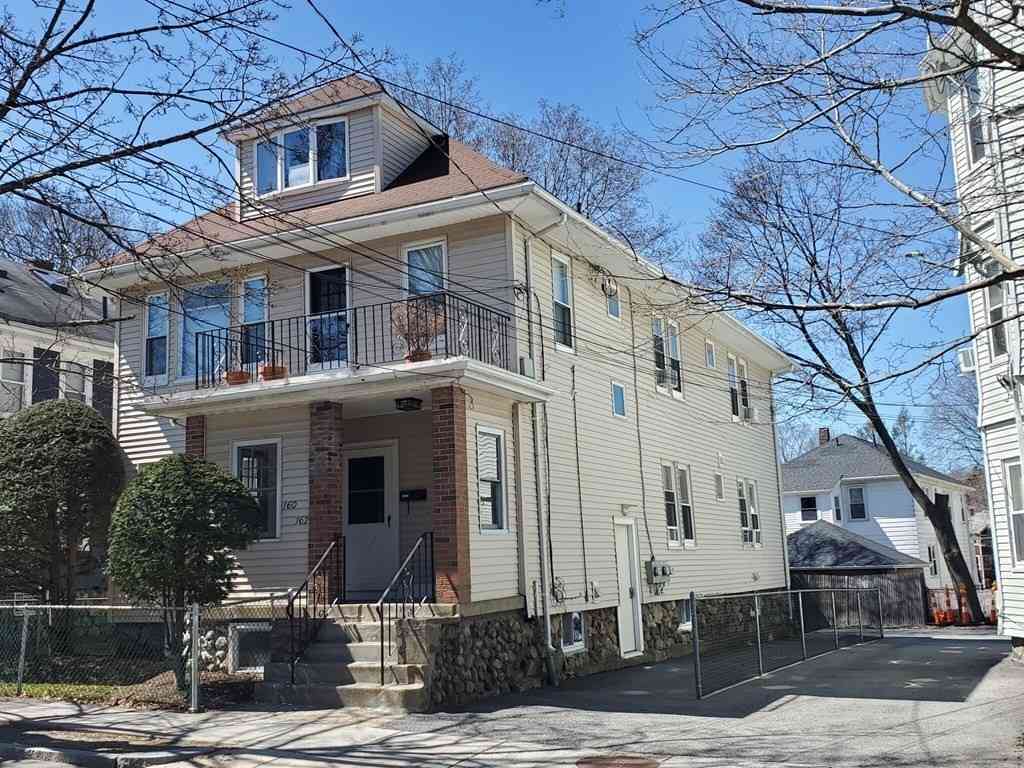 Apartment For Rent - 162 Beech Street #2<br/> Belmont, MA 02478