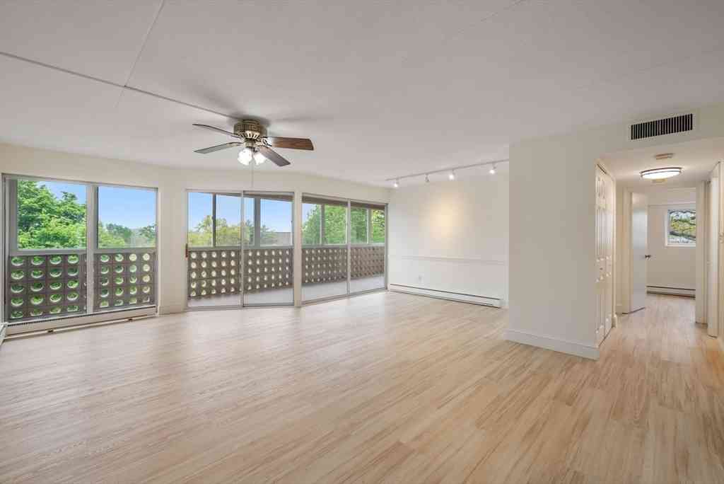 Condo For Sale - 53 Melrose St #5H<br/> Melrose, MA 02176