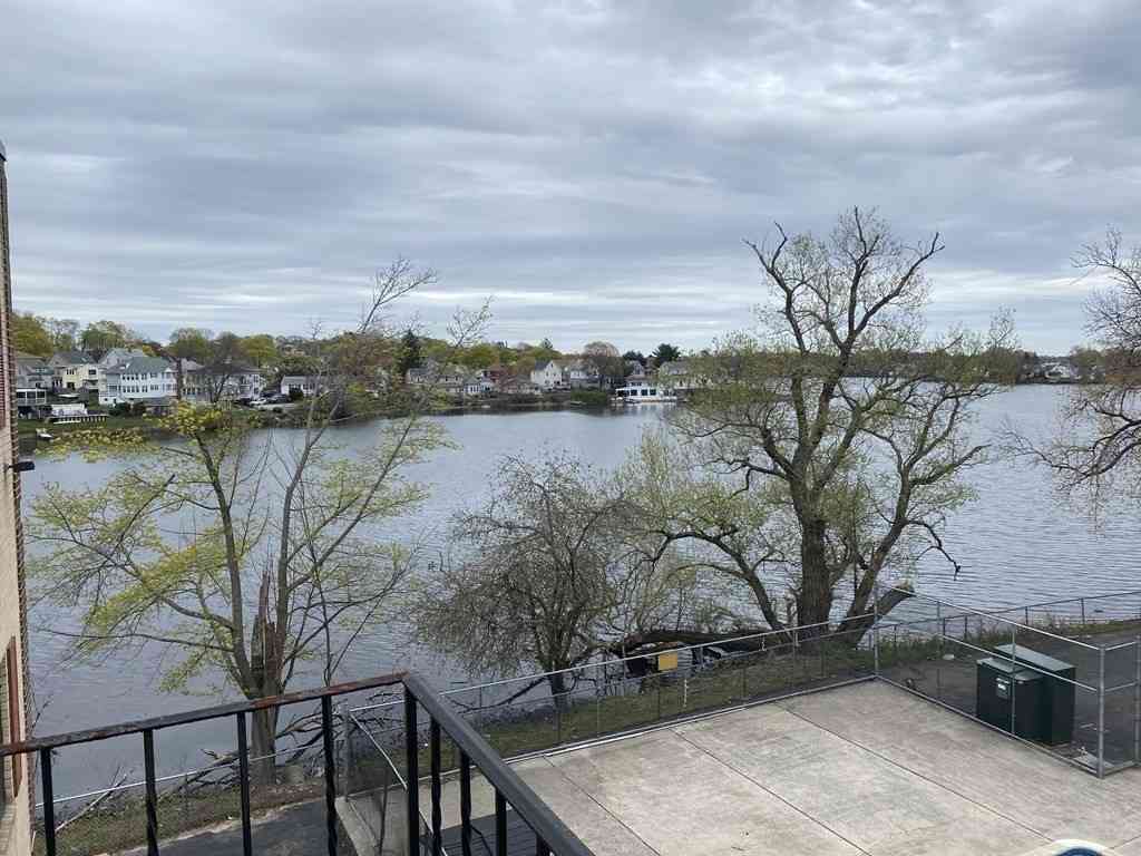 Condo For Sale - 406 Broadway #307<br/> Lynn, MA 01904