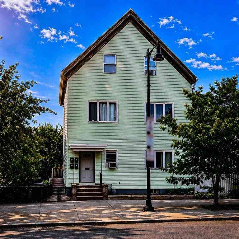 Homes For Rent - 549 Bennington St<br/> Boston, MA 02128