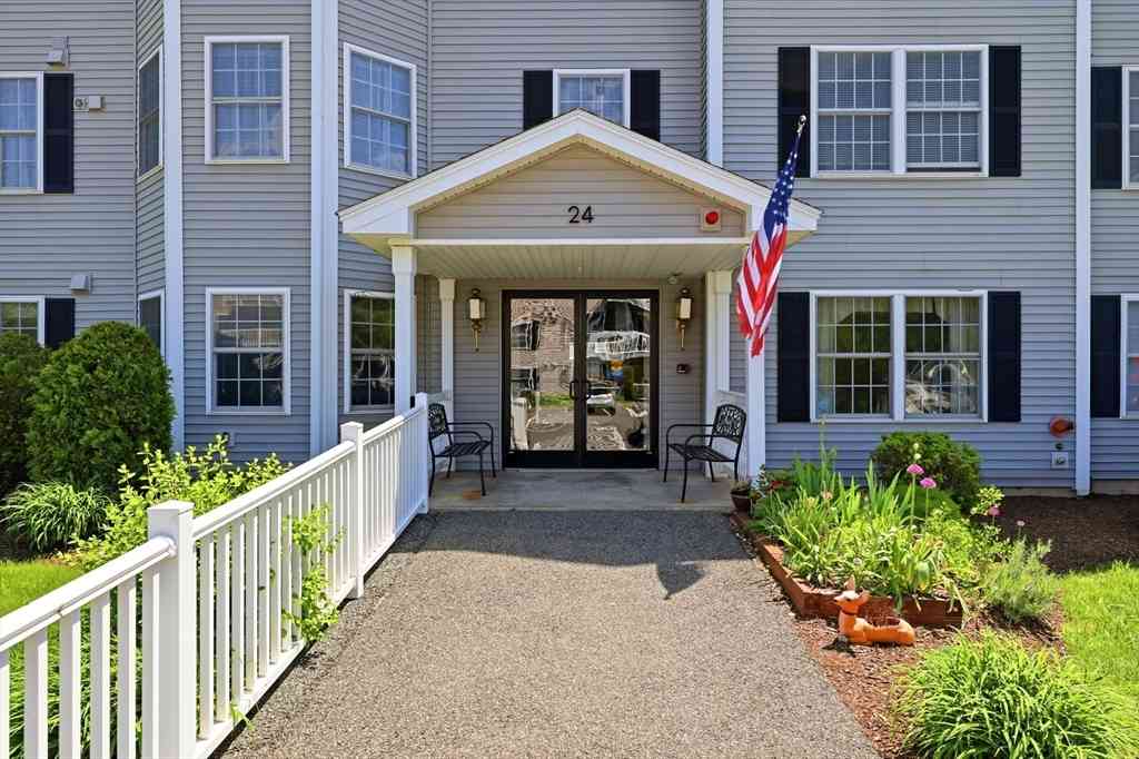 Condo For Sale - 24 Greenleaves Drive #413<br/> Hampshire County, Amherst, MA 01002