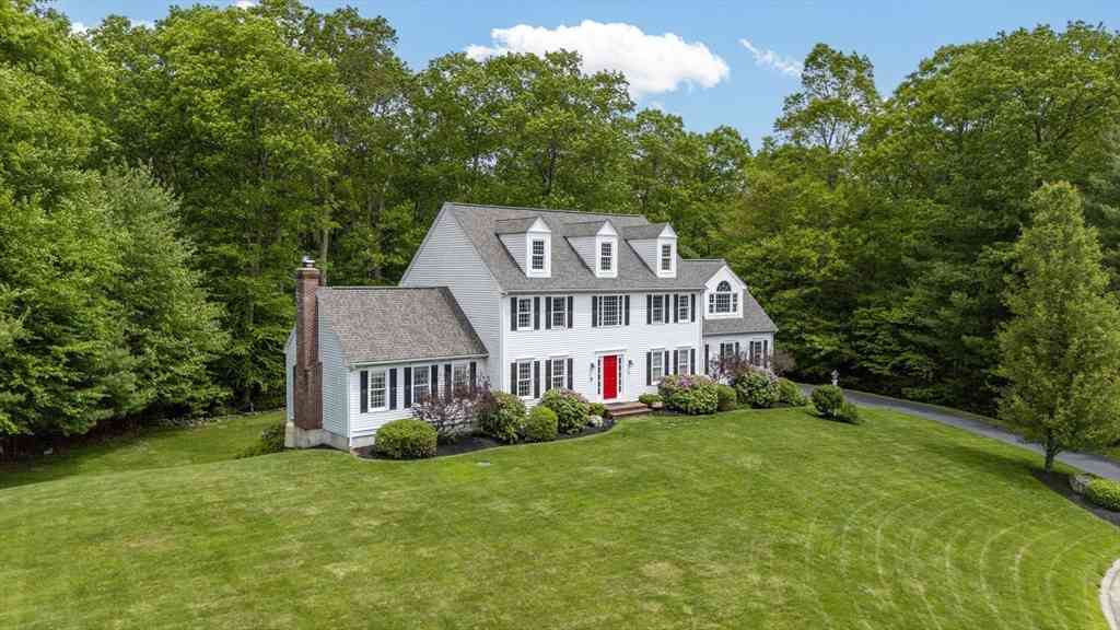 Homes For Sale - 53 Arnold Way<br/> Worcester County, Uxbridge, MA 01569