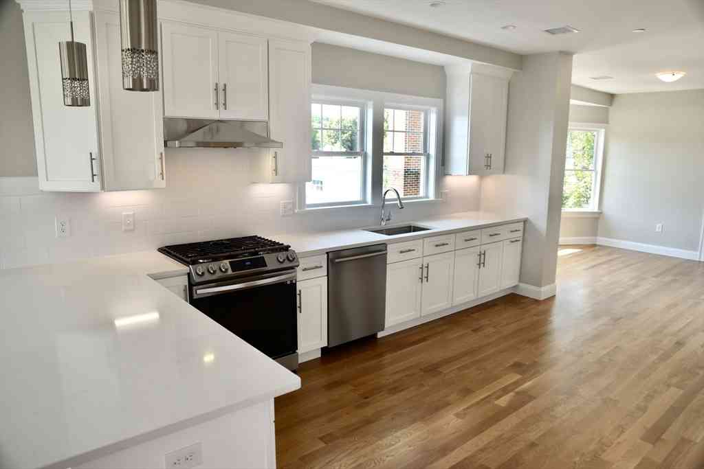 Condo For Rent - 35 Chestnut St #1<br/> Wakefield, MA 01880