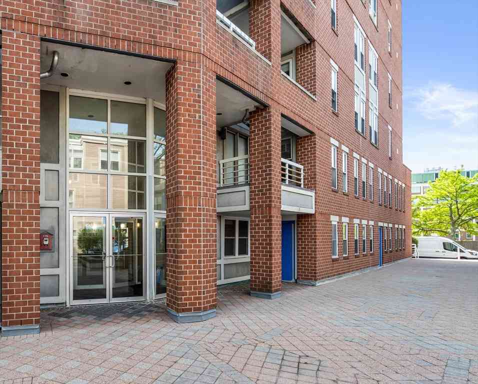 Condo For Sale - 20 Chestnut Street #406<br/> Cambridge, MA 02139
