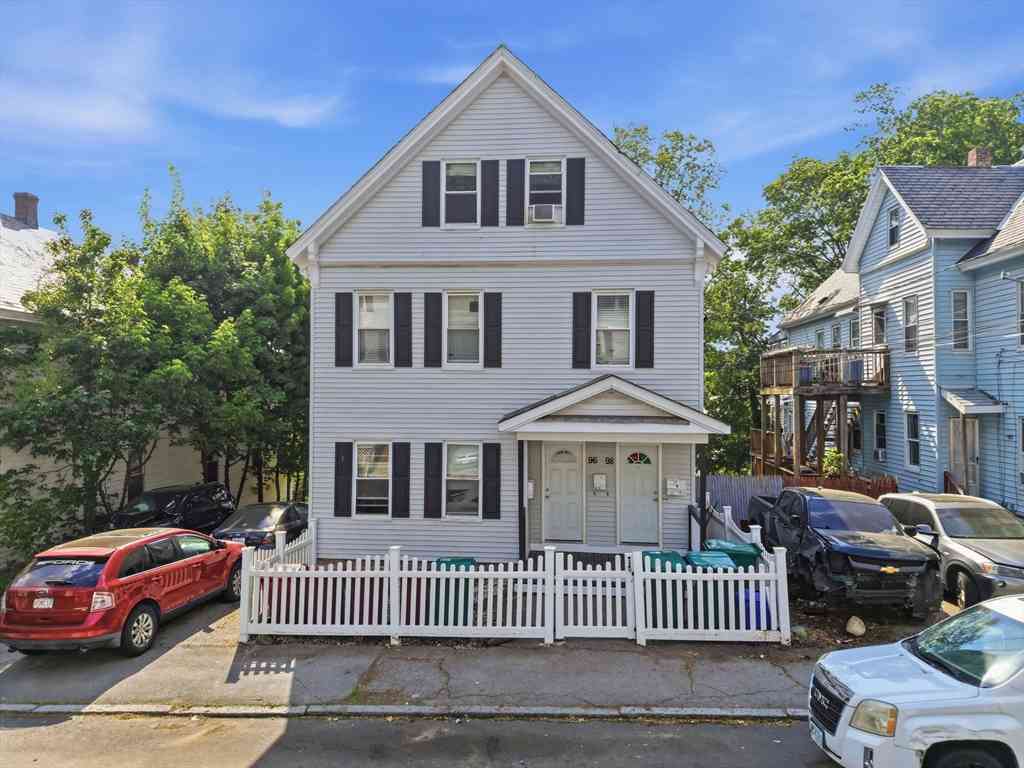 Homes For Rent - 96 Fremont St<br/> Lowell, MA 01850