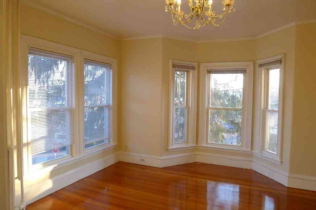 Apartment For Rent - 77 Hartford St #2<br/> Newton, MA 02461
