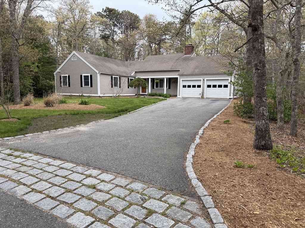 Homes For Sale - 26 The Morgan Cir<br/> Mashpee, MA 02649