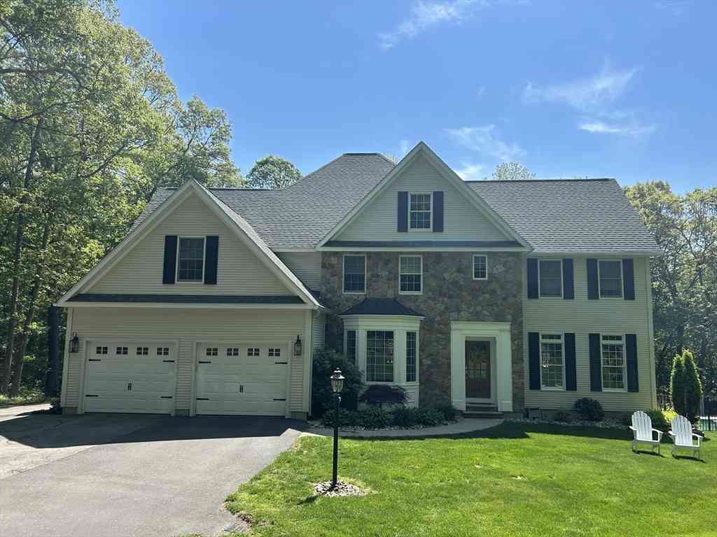Homes For Sale - 8 Iroquois Ln<br/> Hampden County, Wilbraham, MA 01095