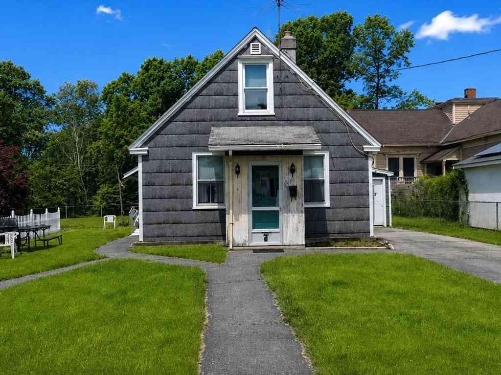 Homes For Rent - 8 River Ave<br/> Grafton, MA 01560
