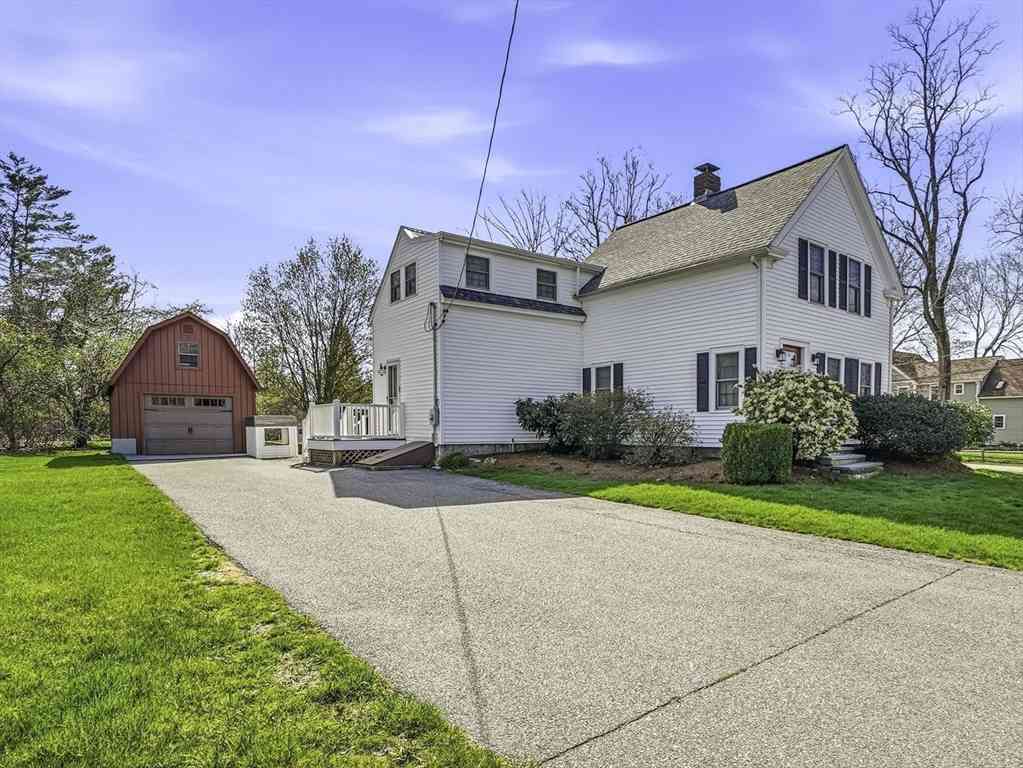 Homes For Sale - 44 Pleasant Street<br/> Hopkinton, MA 01748