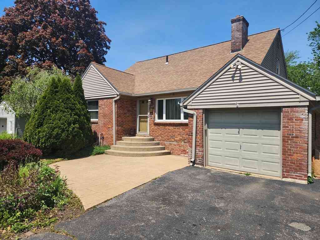 Homes For Sale - 123 Maple St<br/> Hampden County, East Longmeadow, MA 01028