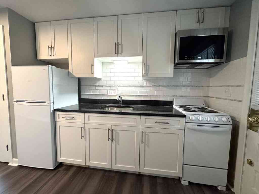 Apartment For Rent - 23 Burlington Street #3<br/> Woburn, MA 01801