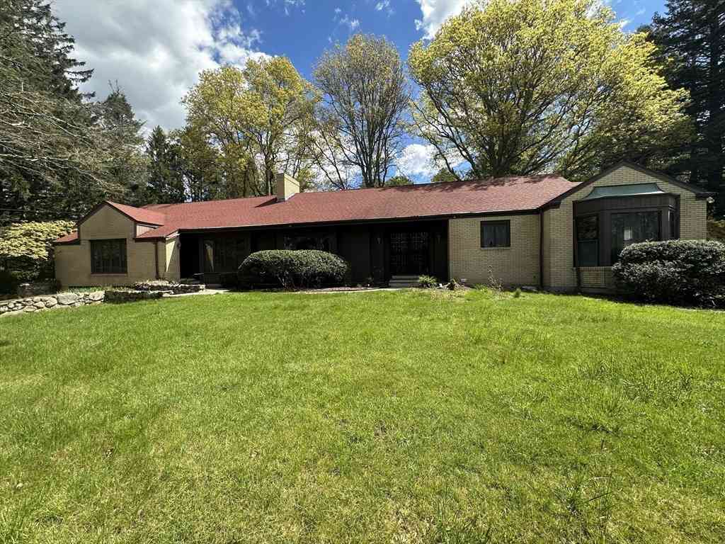 Homes For Sale - 1049 Tucker Rd<br/> Dartmouth, MA 02747