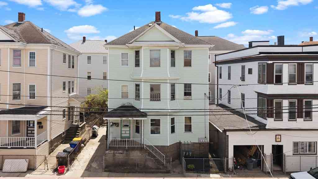 Multifamily For Sale - 327 William St<br/> Fall River, MA 02721