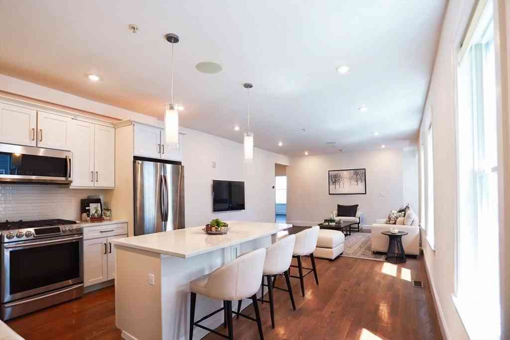Condo For Sale - 76 Flint St #1<br/> Somerville, MA 02145