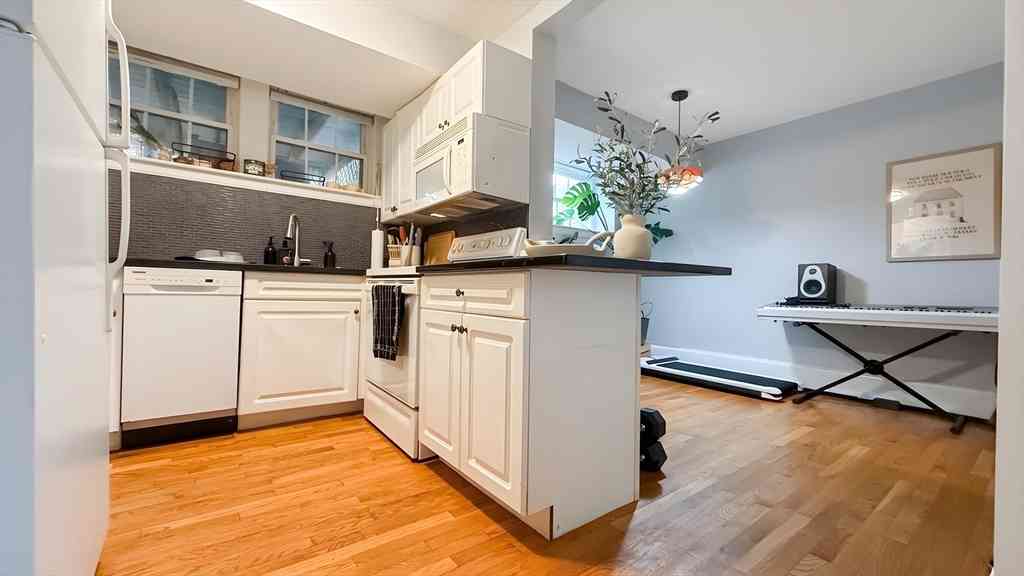 Condo For Rent - 76 Boylston Street #5<br/> Newton, MA 02467