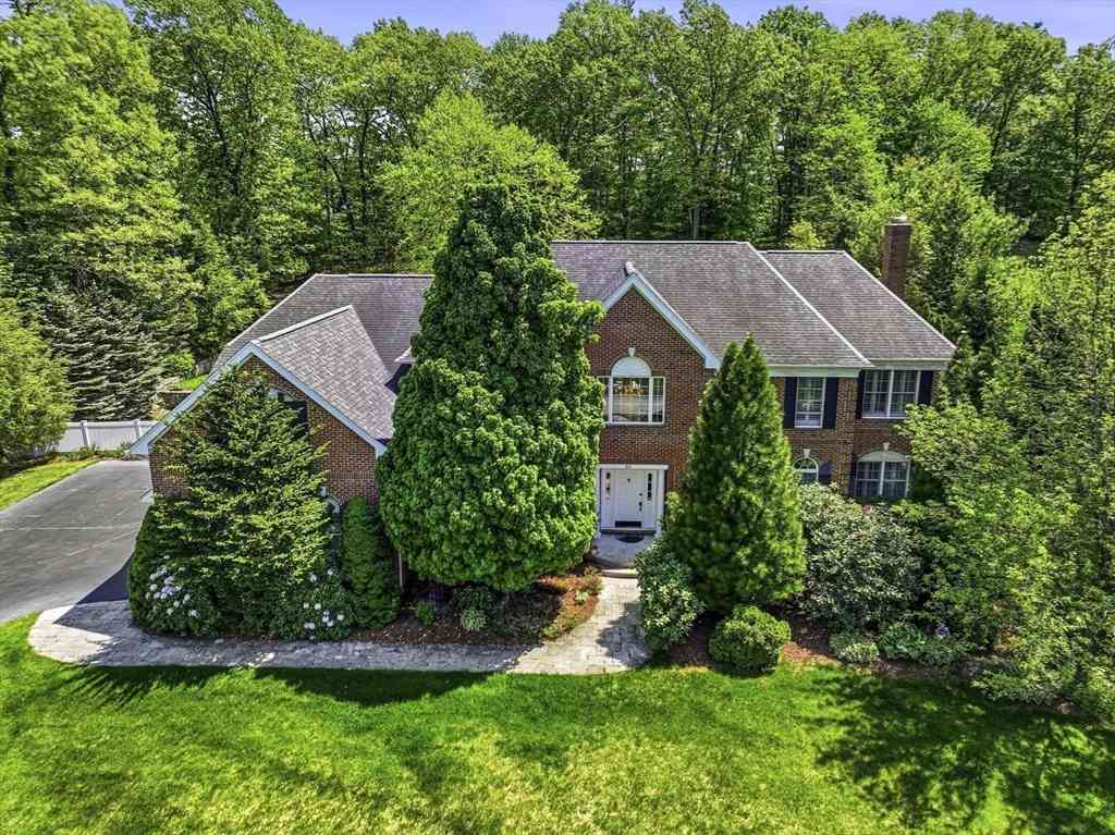 Homes For Sale - 60 Greenwood Road<br/> Hopkinton, MA 01748