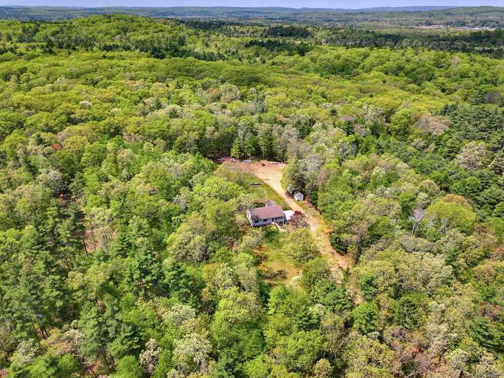 Homes For Sale - 284 Howe St<br/> Worcester County, East Brookfield, MA 01515