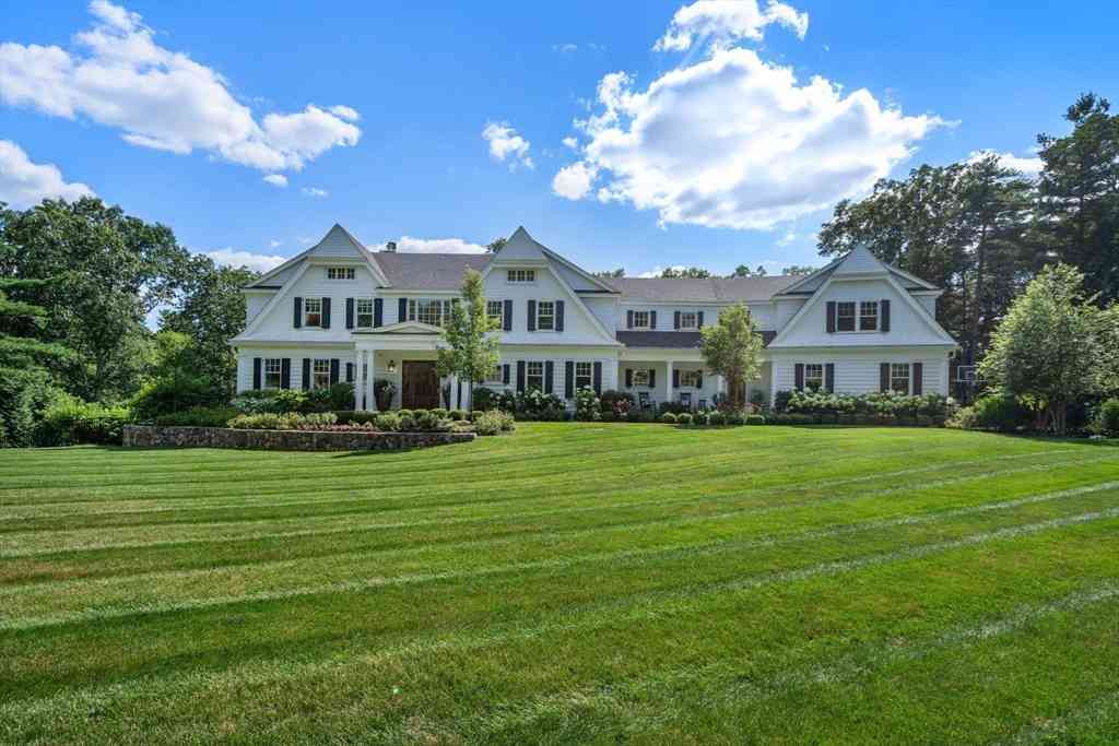 Homes For Sale - 4 Wilson's Way<br/> Dover, MA 02030