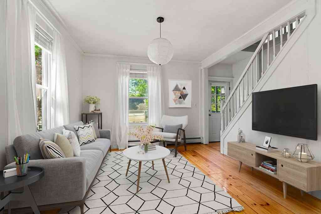 Condo For Sale - 7 Winter St #D<br/> Amesbury, MA 01913