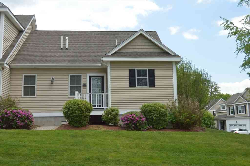 Condo For Sale - 39 Meetinghouse Lane #39<br/> Southborough, MA 01772