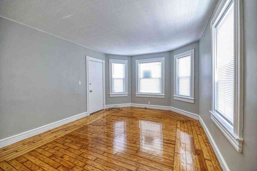 Apartment For Rent - 425 Anthony Street #1<br/> Fall River, MA 02721