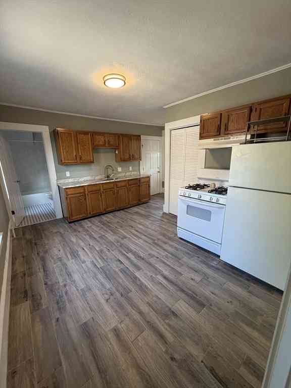Apartment For Rent - 13 Knowlton St #2<br/> Beverly, MA 01915