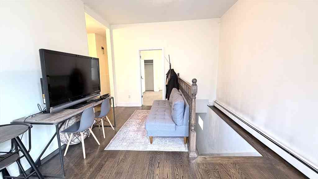 Apartment For Rent - 11 Seckel St #1<br/> Cambridge, MA 02141