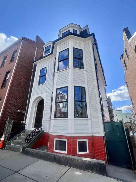 Apartment For Rent - 395 W 4th Street #1<br/> Suffolk County, Boston, MA 02127