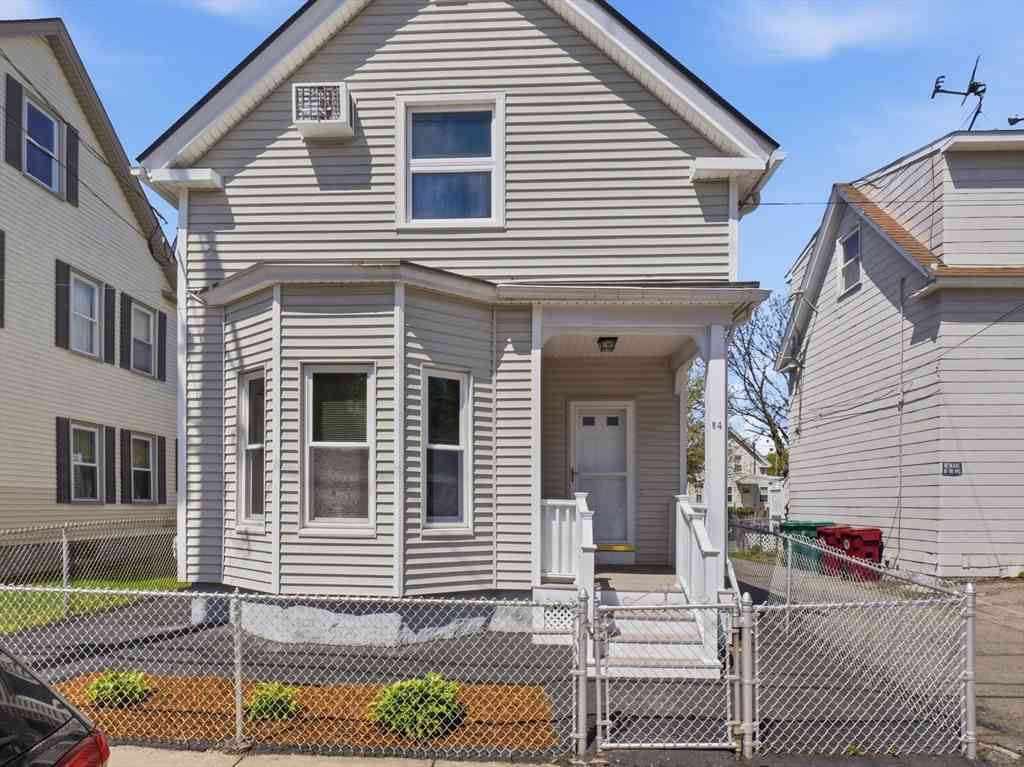 Homes For Sale - 54 Hampshire St<br/> Lowell, MA 01850