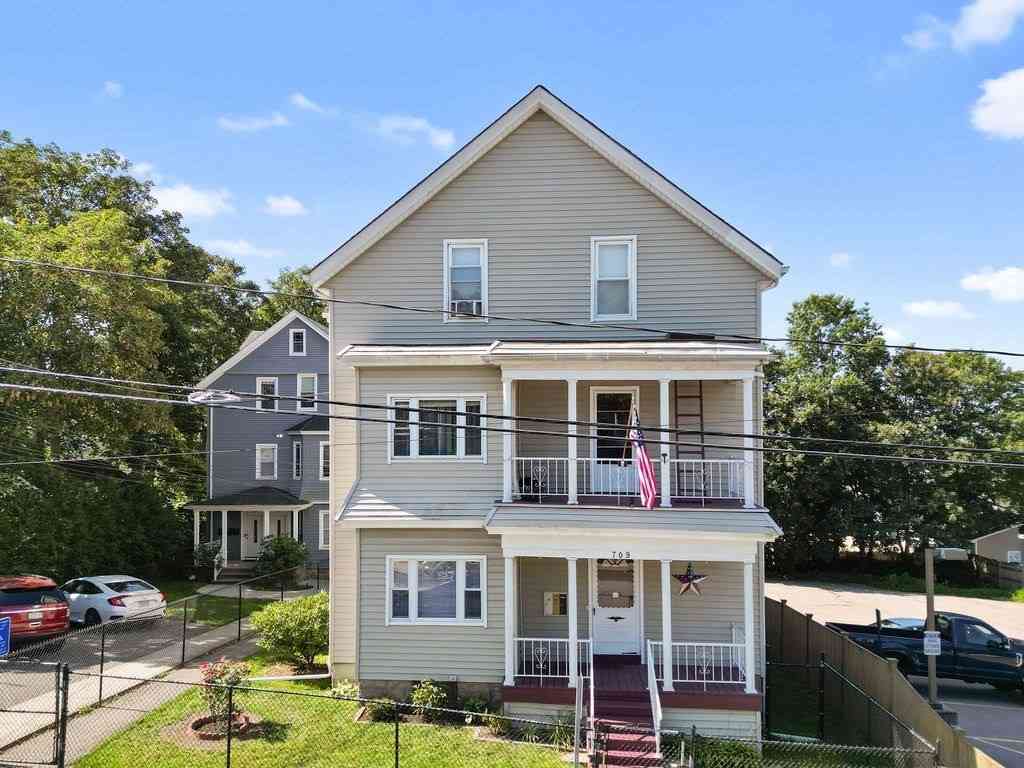 Apartment For Rent - 709 Maple Street #3<br/> Fall River, MA 02720