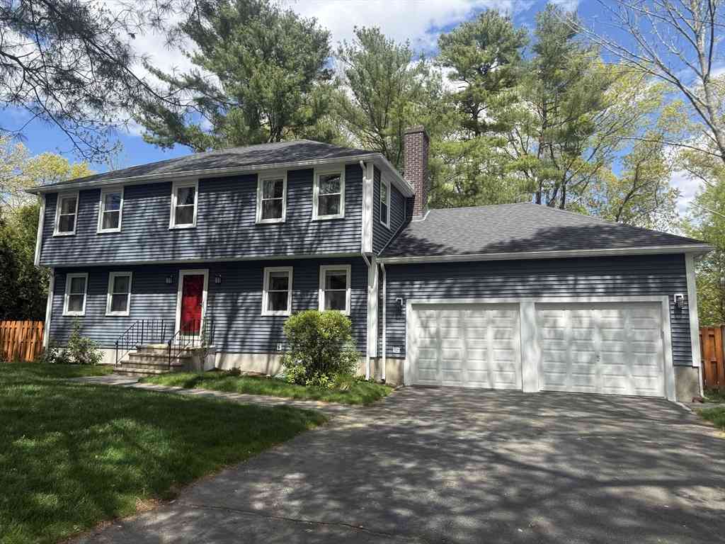 Homes For Sale - 6 Larson Rd<br/> Worcester County, Milford, MA 01757